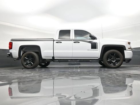 Used 2018 Chevrolet Silverado 1500 Custom w/ Custom Value Package RWD image 25
