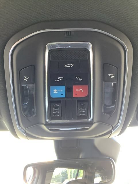 Used 2023 Jeep Grand Cherokee Altitude AWD/4WD image 25