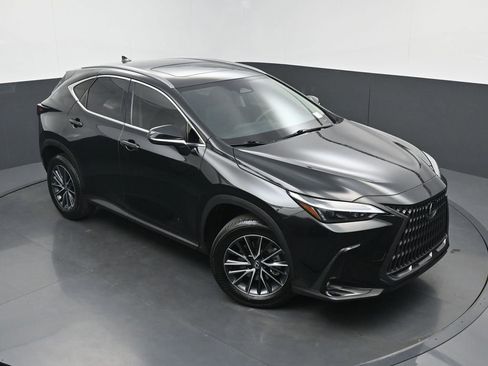 Used 2025 Lexus NX 250 FWD w/ Towing Package (2000 Lbs) image 31