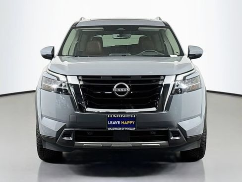 Used 2023 Nissan Pathfinder Platinum AWD/4WD image 2