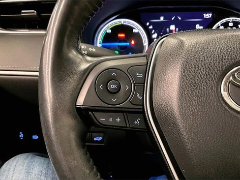 Used 2021 Toyota Venza XLE image 23