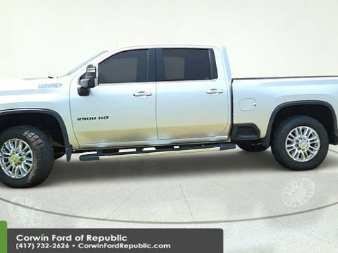 Used 2020 Chevrolet Silverado 2500 High Country AWD/4WD image 2