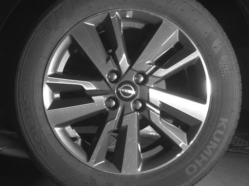 Used 2025 Nissan Versa SV image 14