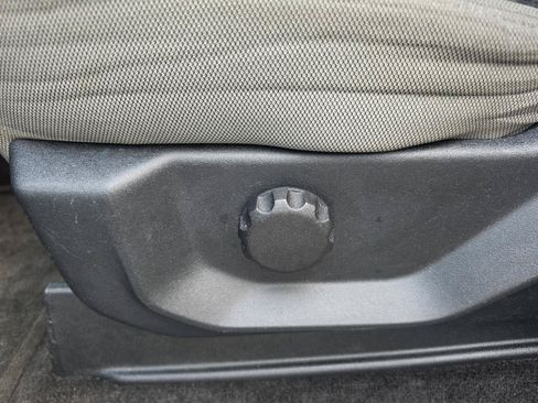 Used 2015 Ford F150 XLT RWD image 12