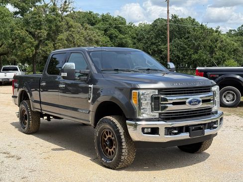 Used 2017 Ford F250 XLT w/ XLT Premium Package AWD/4WD image 1