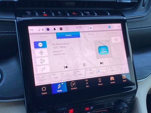 Used 2023 Jeep Grand Cherokee Limited image 28