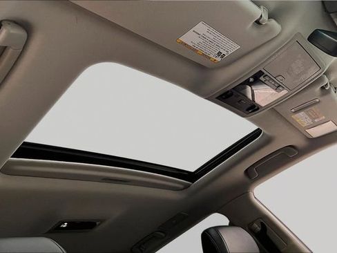 Used 2019 Toyota Land Cruiser image 25