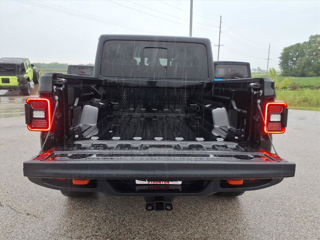 Used 2026 Jeep Gladiator Mojave AWD/4WD image 24