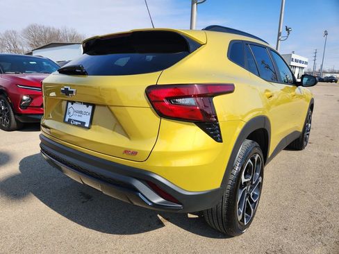 Certified 2024 Chevrolet Trax RS w/ Driver Confidence Package image 5