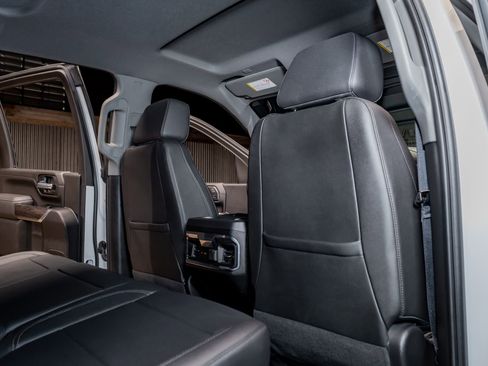 Used 2022 Chevrolet Silverado 2500 LTZ w/ LTZ Plus Package image 27