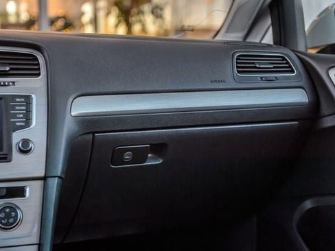 Used 2016 Volkswagen Golf S image 30