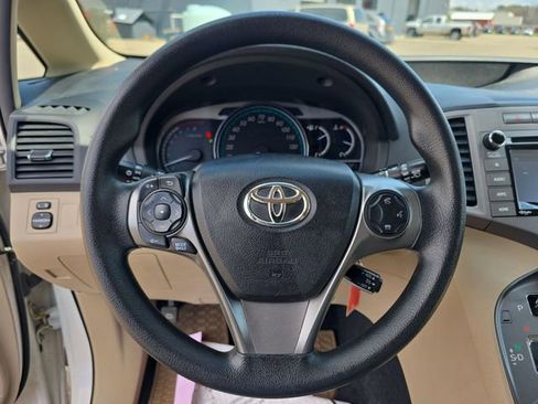 Used 2015 Toyota Venza LE FWD image 14