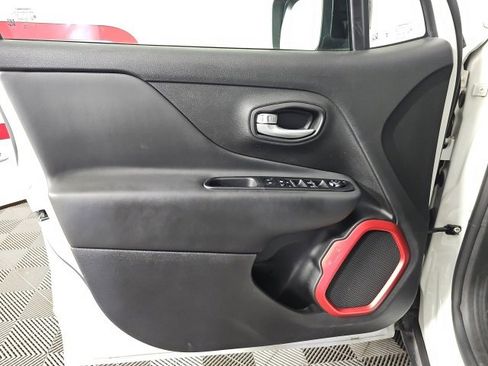 Certified 2023 Jeep Renegade Trailhawk w/ Trailhawk Elite Group image 10