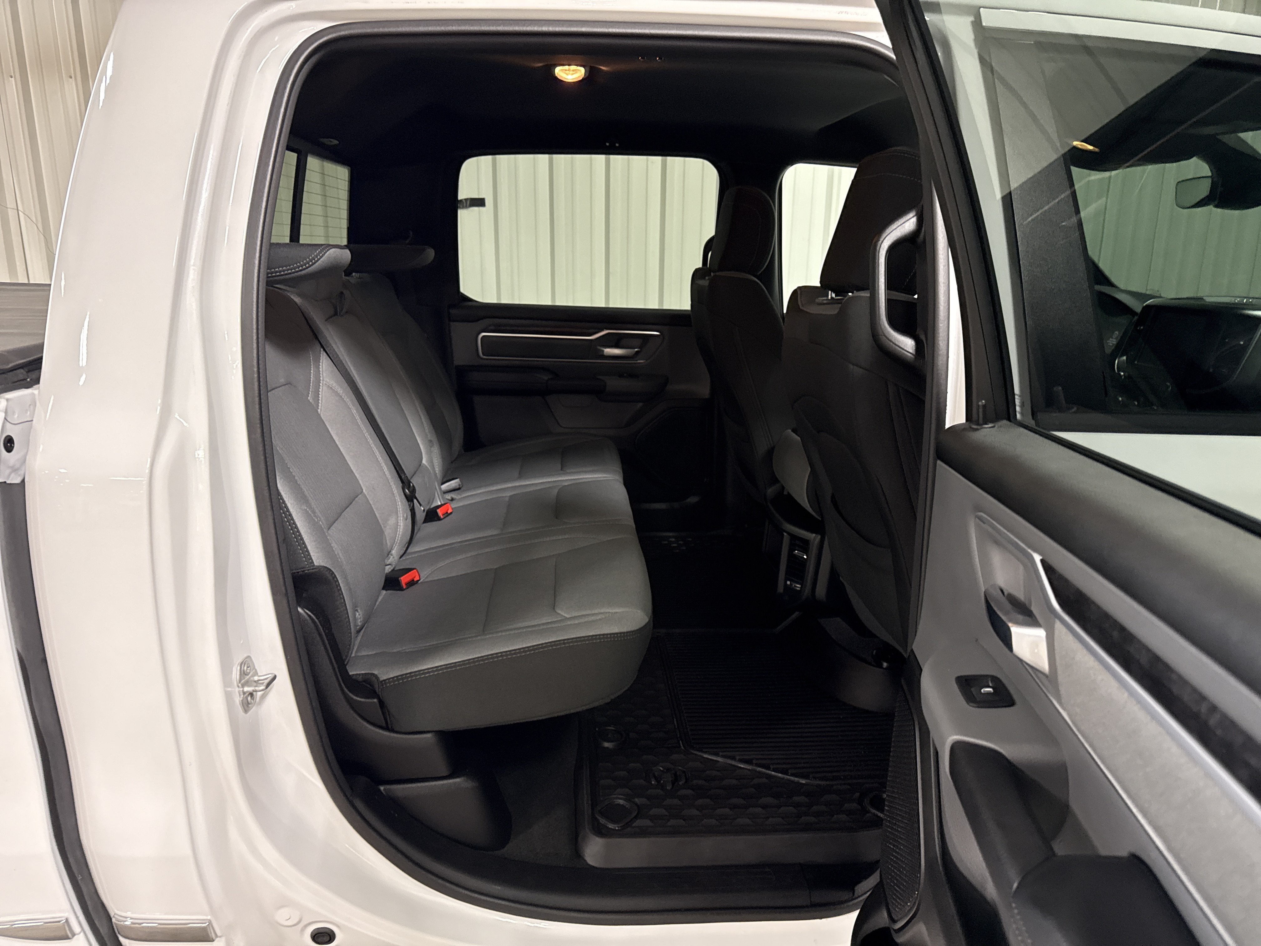 Used 2022 RAM 1500 Big Horn AWD/4WD image 7