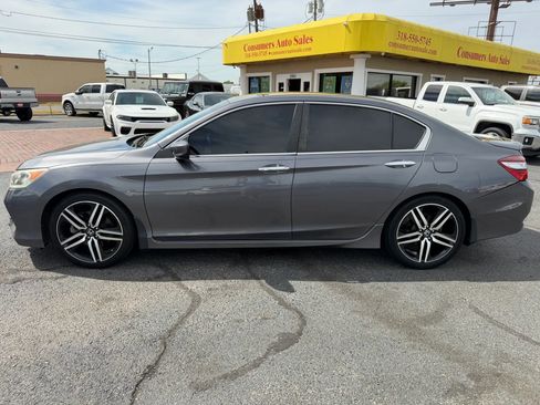 Used 2017 Honda Accord Sport Special Edition image 2