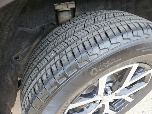 Used 2024 Jeep Grand Cherokee L Limited w/ Luxury Tech Group II image 29