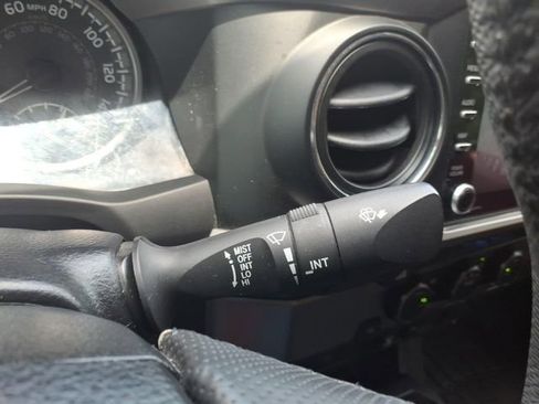 Used 2021 Toyota Tacoma SR5 RWD image 19