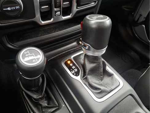 Used 2021 Jeep Wrangler Unlimited Sahara image 16