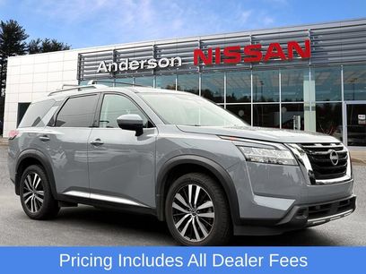 Used 2024 Nissan Pathfinder Platinum w/ Cargo Package