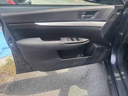 Used 2013 Subaru Outback 2.5i Premium w/ Popular Pkg 1A AWD/4WD image 13