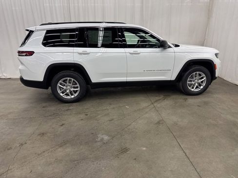 New 2025 Jeep Grand Cherokee L Laredo image 28