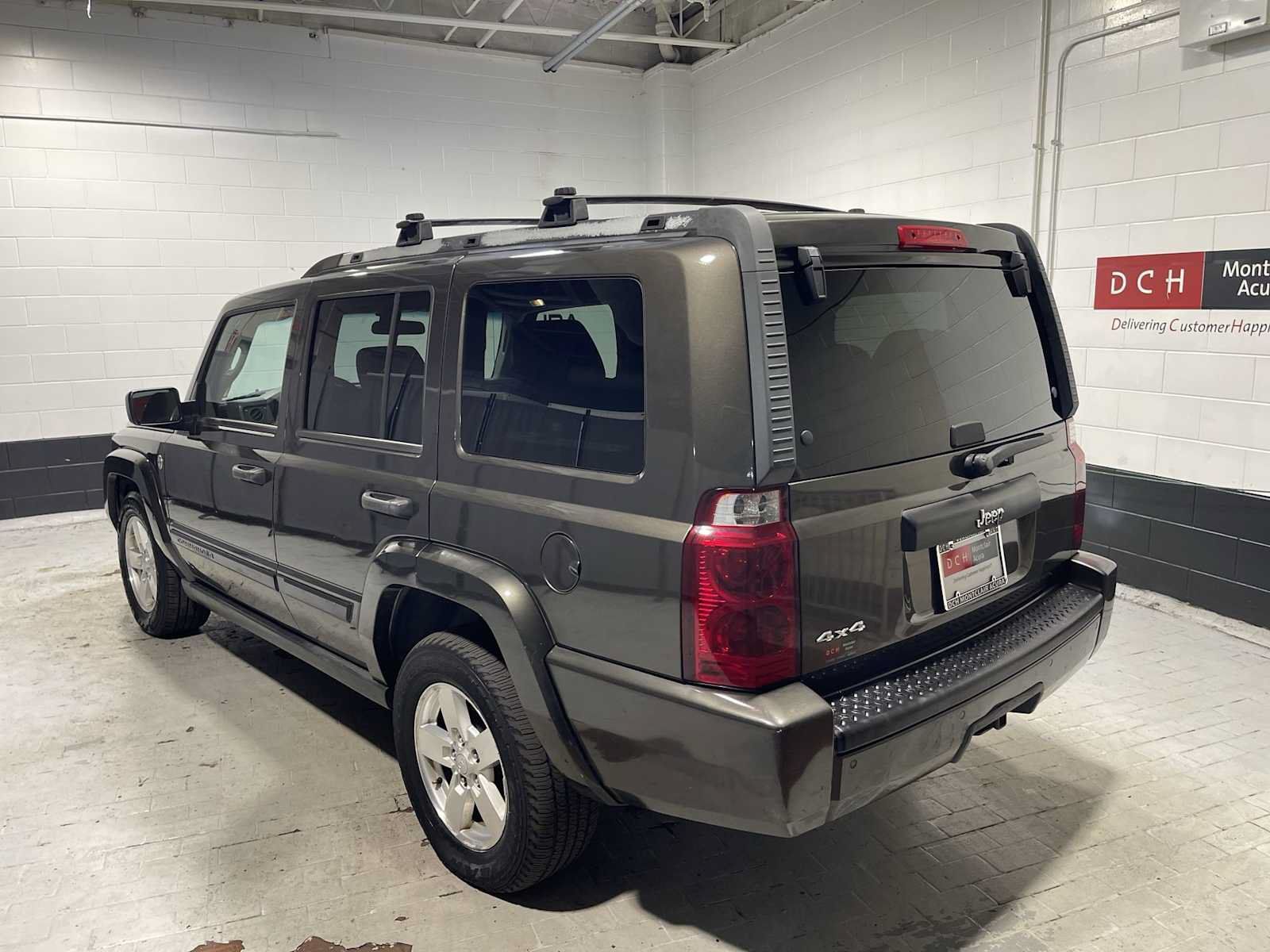 Used 2006 Jeep Commander 4WD image 4
