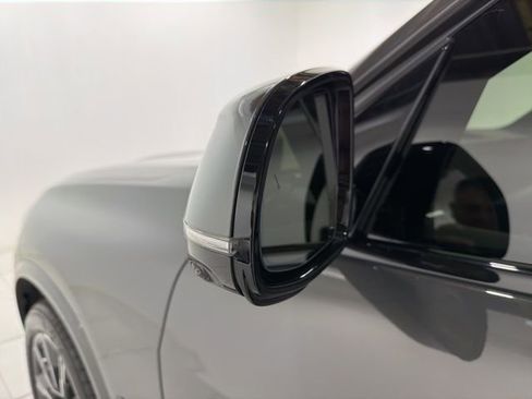 Used 2025 BMW X5 xDrive40i w/ M Sport Package image 9