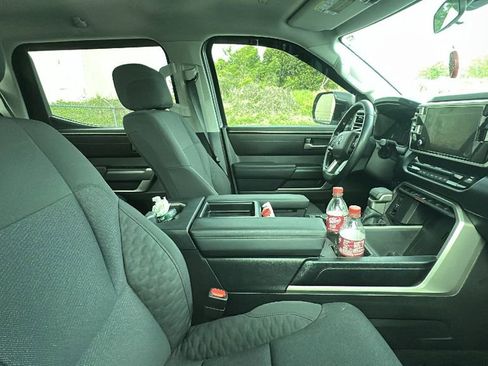 Used 2024 Toyota Tundra SR5 w/ SR5 Convenience Package image 10