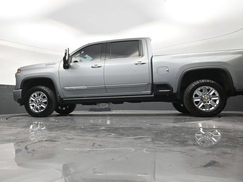 Used 2024 Chevrolet Silverado 2500 High Country w/ Technology Package AWD/4WD image 21