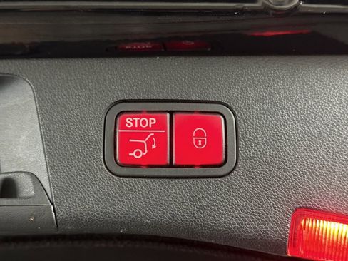 Used 2015 Mercedes-Benz E 350 4MATIC Wagon image 11