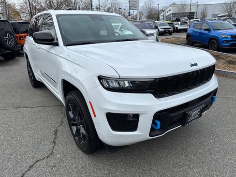 Used 2023 Jeep Grand Cherokee 30th Anniversary image 8