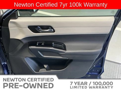 Used 2023 Nissan Pathfinder SL FWD image 45