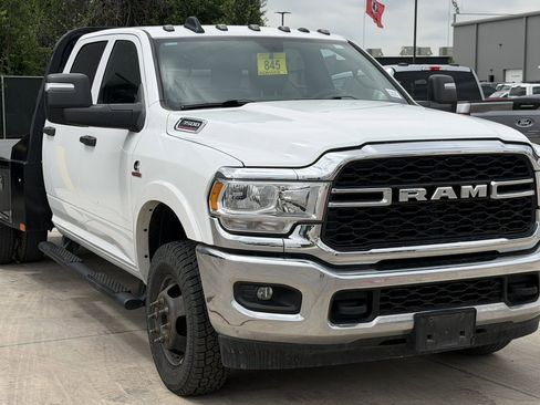 Used 2023 RAM 3500 Tradesman w/ Chrome Appearance Group AWD/4WD image 3