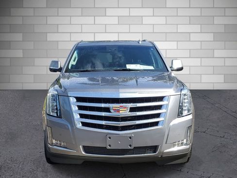 Used 2018 Cadillac Escalade Luxury image 8