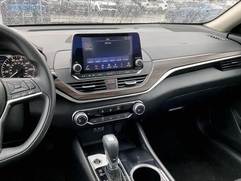 Used 2024 Nissan Altima 2.5 SV image 15