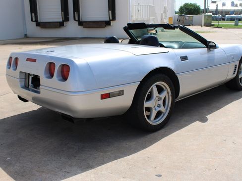 Used 1996 Chevrolet Corvette Convertible RWD image 27