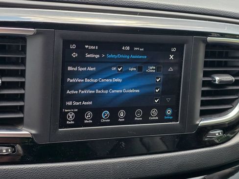 Used 2020 Chrysler Pacifica Touring-L FWD image 42