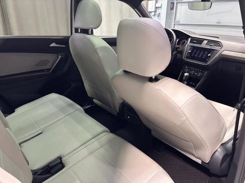 Used 2021 Volkswagen Tiguan SE R-Line image 29