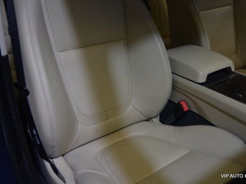 Used 2012 Jaguar XF image 20