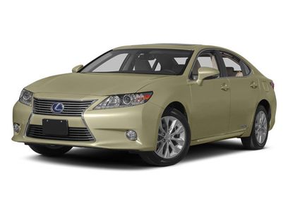 Used 2014 Lexus ES 300h w/ Luxury Package w/Bamboo Trim