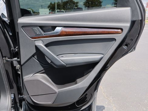 Used 2018 Audi Q5 2.0T Premium image 30
