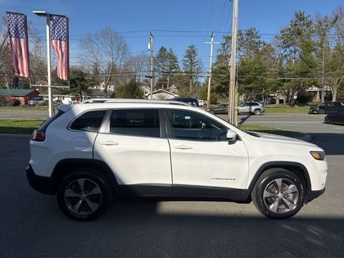 Used 2019 Jeep Cherokee Limited AWD/4WD image 5