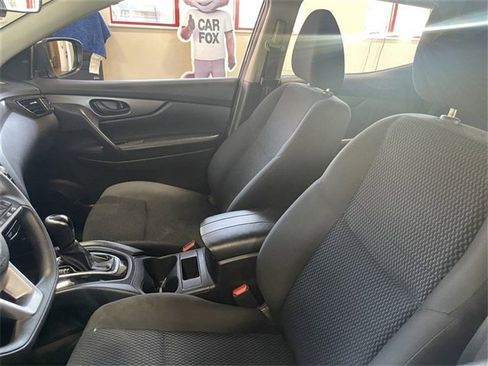 Used 2021 Nissan Rogue Sport S image 17