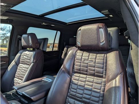 Used 2022 Cadillac Escalade ESV Sport Platinum w/ LPO, ONYX Package image 21