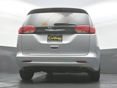 Used 2022 Chrysler Voyager LX FWD image 46