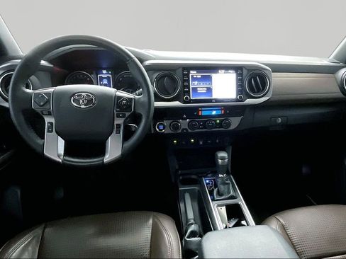 Used 2020 Toyota Tacoma Limited image 8