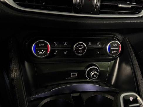 Used 2023 Alfa Romeo Stelvio Veloce AWD/4WD image 14