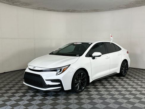 Certified 2026 Toyota Corolla SE FWD image 7