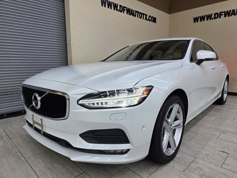 Used 2017 Volvo S90 T5 Momentum w/ Vision Package FWD image 2