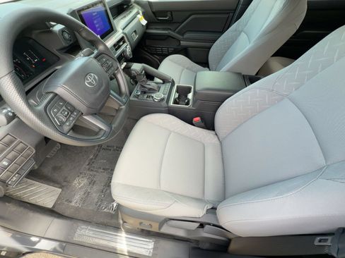 Used 2025 Toyota Tacoma SR5 AWD/4WD image 4